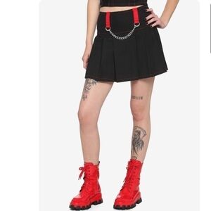 Royal Bones By Tripp Black & Red Chain Pleated Skirt M